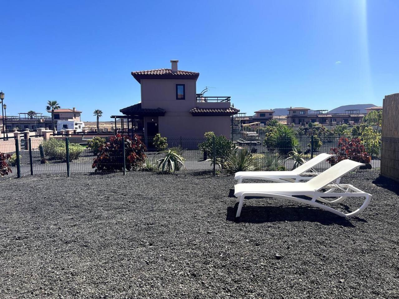 Villa Majanicho Con Piscina Лахарес Экстерьер фото